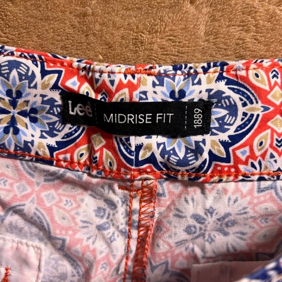 Lee Women 16 Medium Coral Blue Midrise‎ Fit Flat Front Stretch Chino Short (U) - Picture 5 of 7